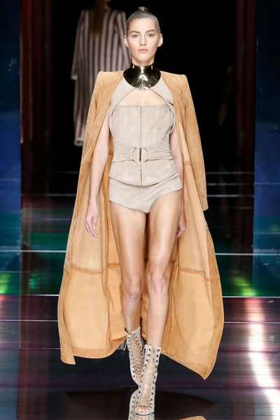 Look 29